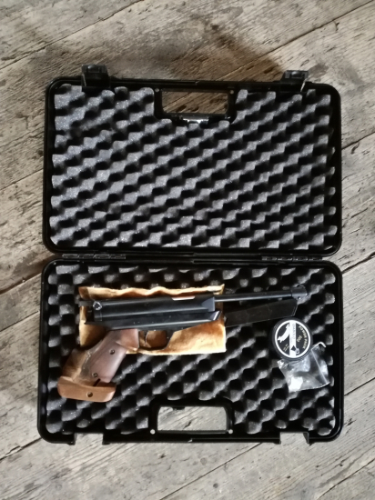 Feinwerkbau FWB Pistolenkoffer mit Noppeneinlage Bild zum Schließen anclicken